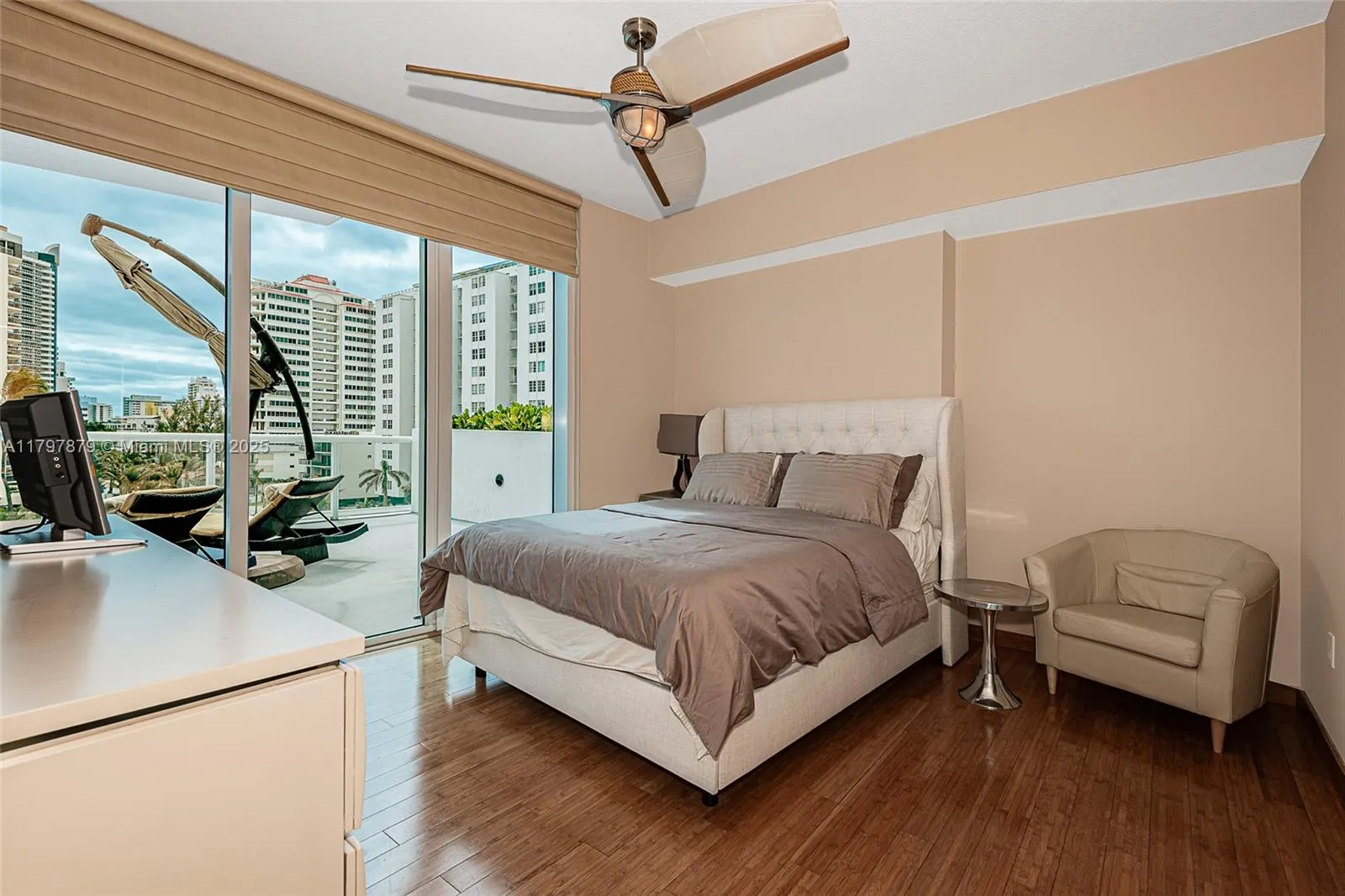 Miami Beach, Florida 33141, United States, 1 Bedroom Bedrooms, ,2 BathroomsBathrooms,Residential,Active,125220