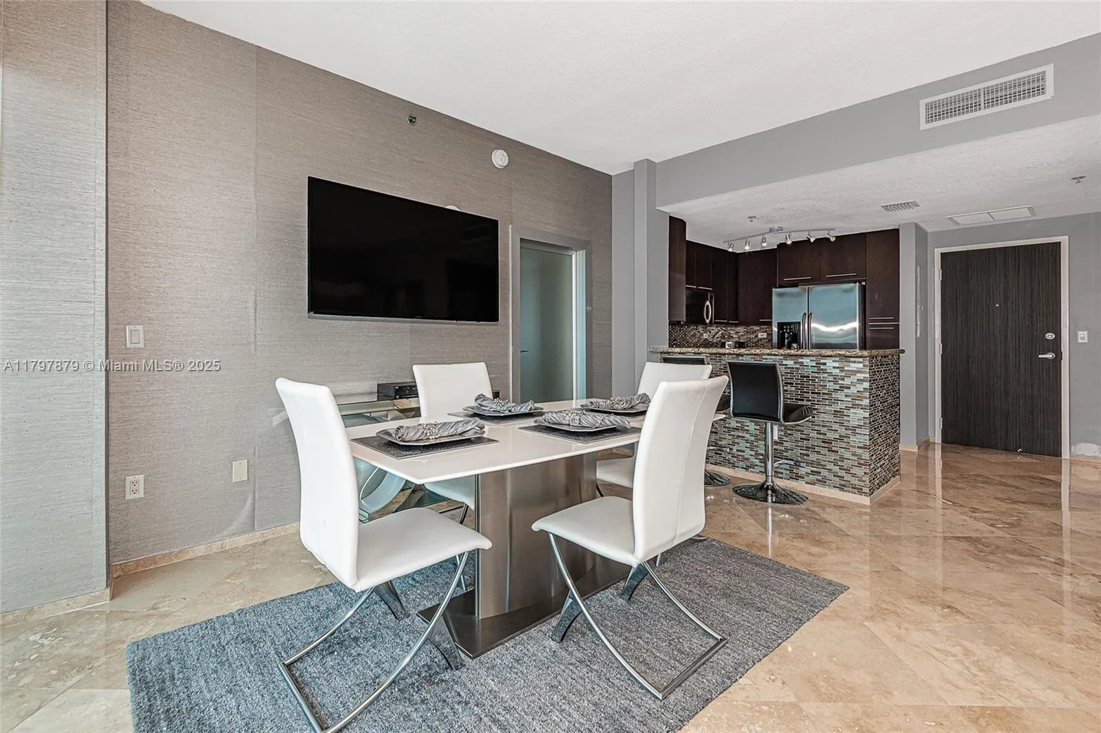 Miami Beach, Florida 33141, United States, 1 Bedroom Bedrooms, ,2 BathroomsBathrooms,Residential,Active,125220