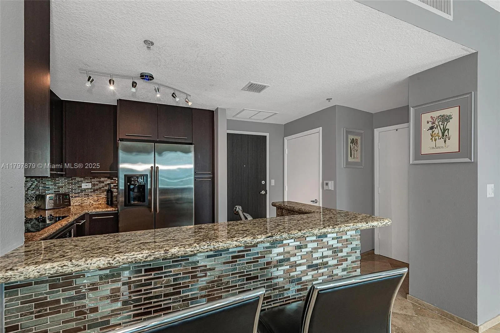 Miami Beach, Florida 33141, United States, 1 Bedroom Bedrooms, ,2 BathroomsBathrooms,Residential,Active,125220