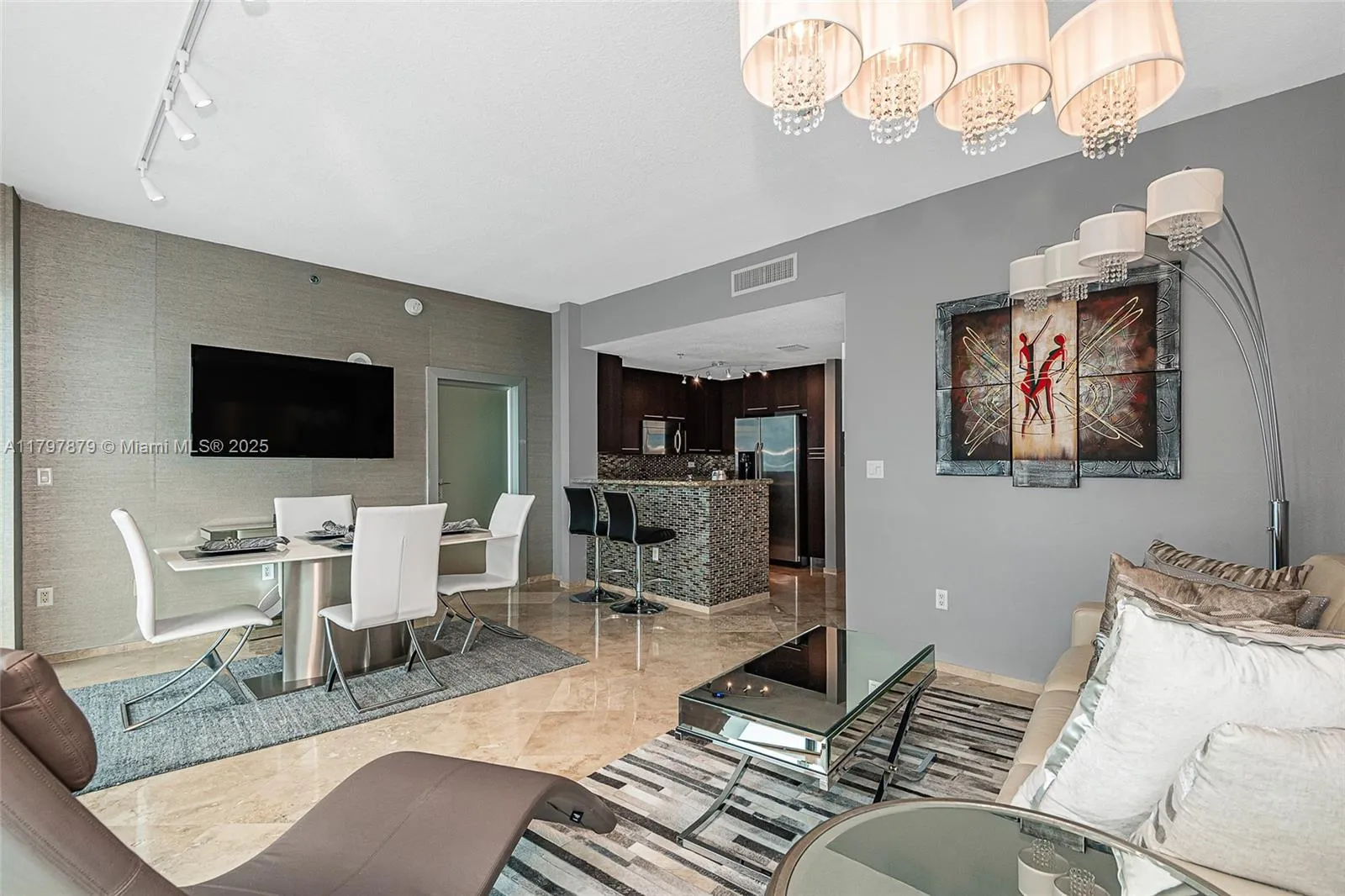 Miami Beach, Florida 33141, United States, 1 Bedroom Bedrooms, ,2 BathroomsBathrooms,Residential,Active,125220