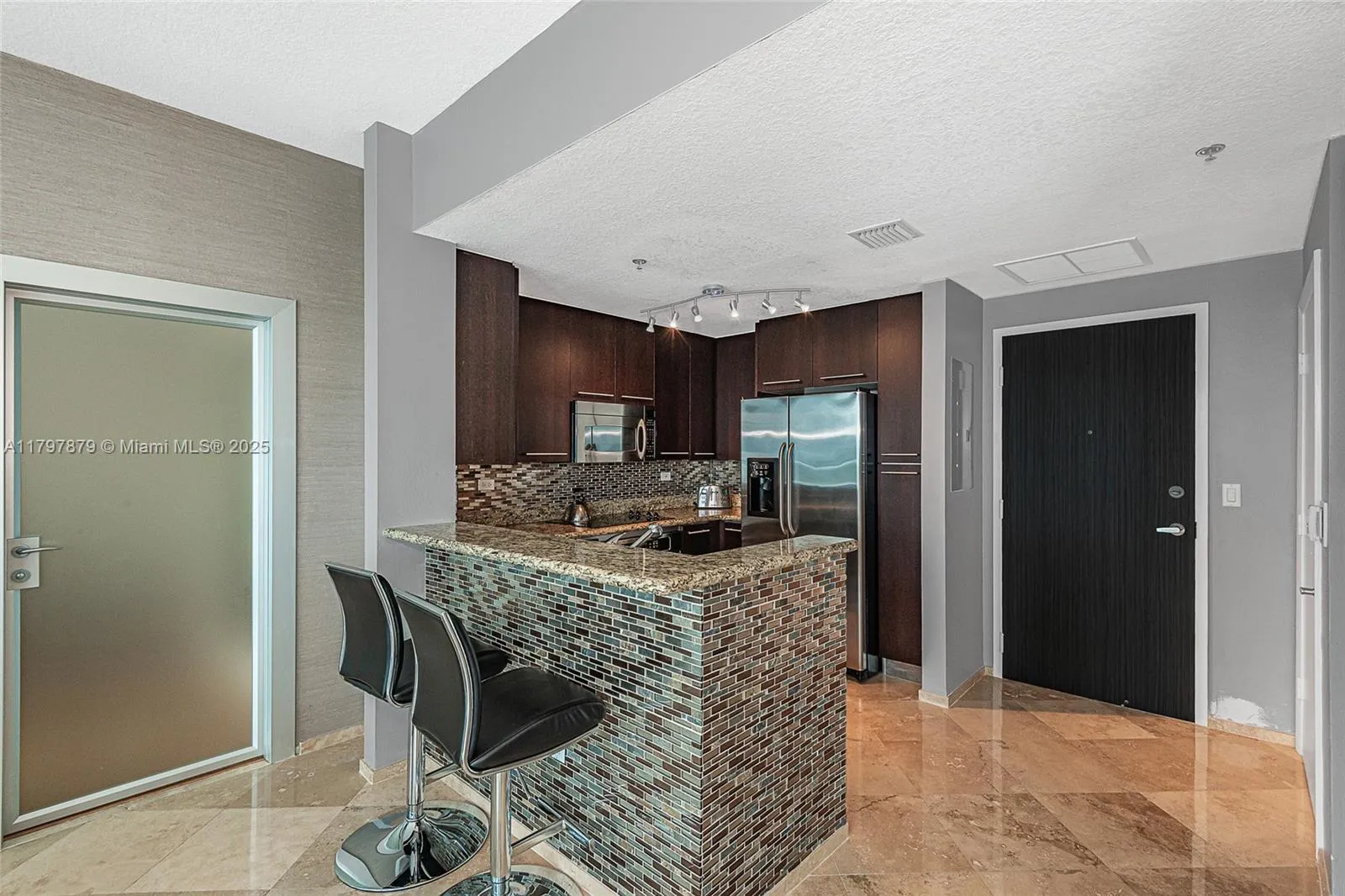 Miami Beach, Florida 33141, United States, 1 Bedroom Bedrooms, ,2 BathroomsBathrooms,Residential,Active,125220