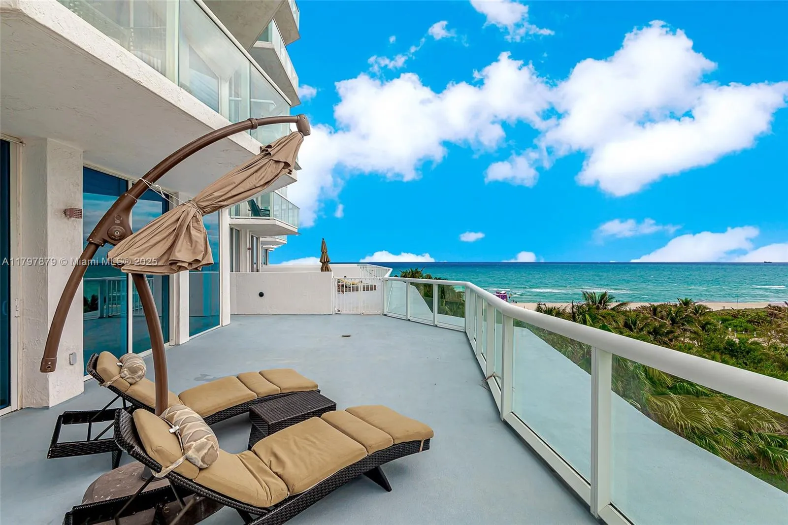 Miami Beach, Florida 33141, United States, 1 Bedroom Bedrooms, ,2 BathroomsBathrooms,Residential,Active,125220