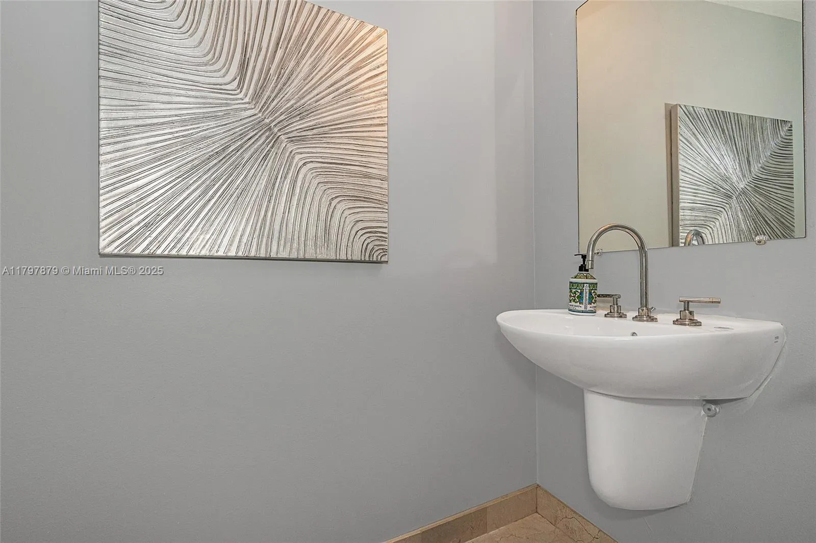 Miami Beach, Florida 33141, United States, 1 Bedroom Bedrooms, ,2 BathroomsBathrooms,Residential,Active,125220