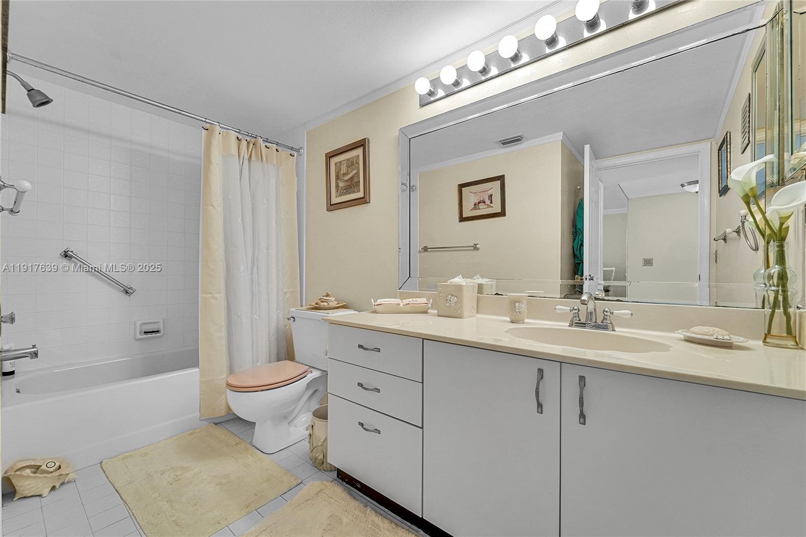 SUNRISE LAKES 190 CONDO - Residential