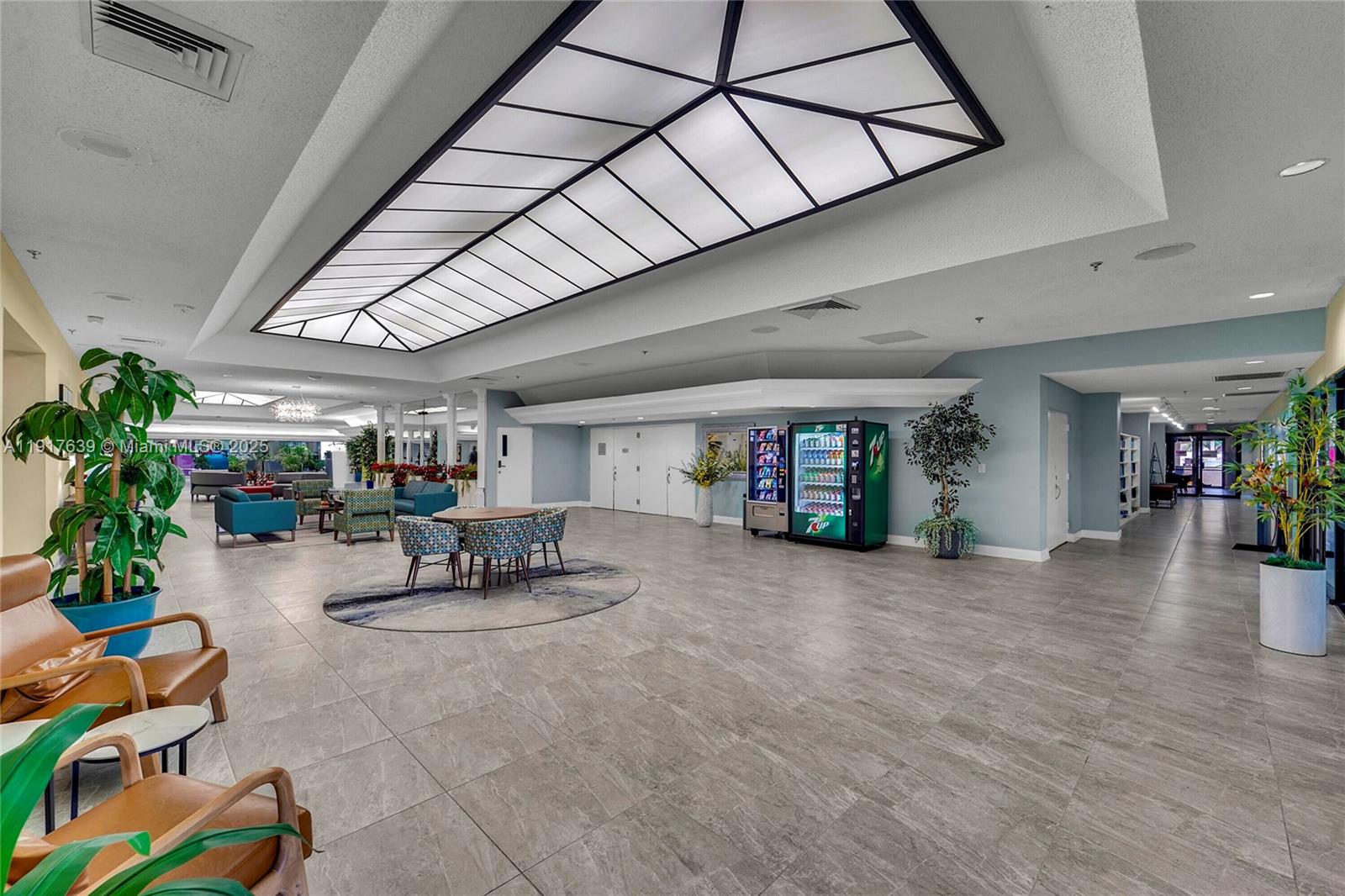 SUNRISE LAKES 190 CONDO - Residential