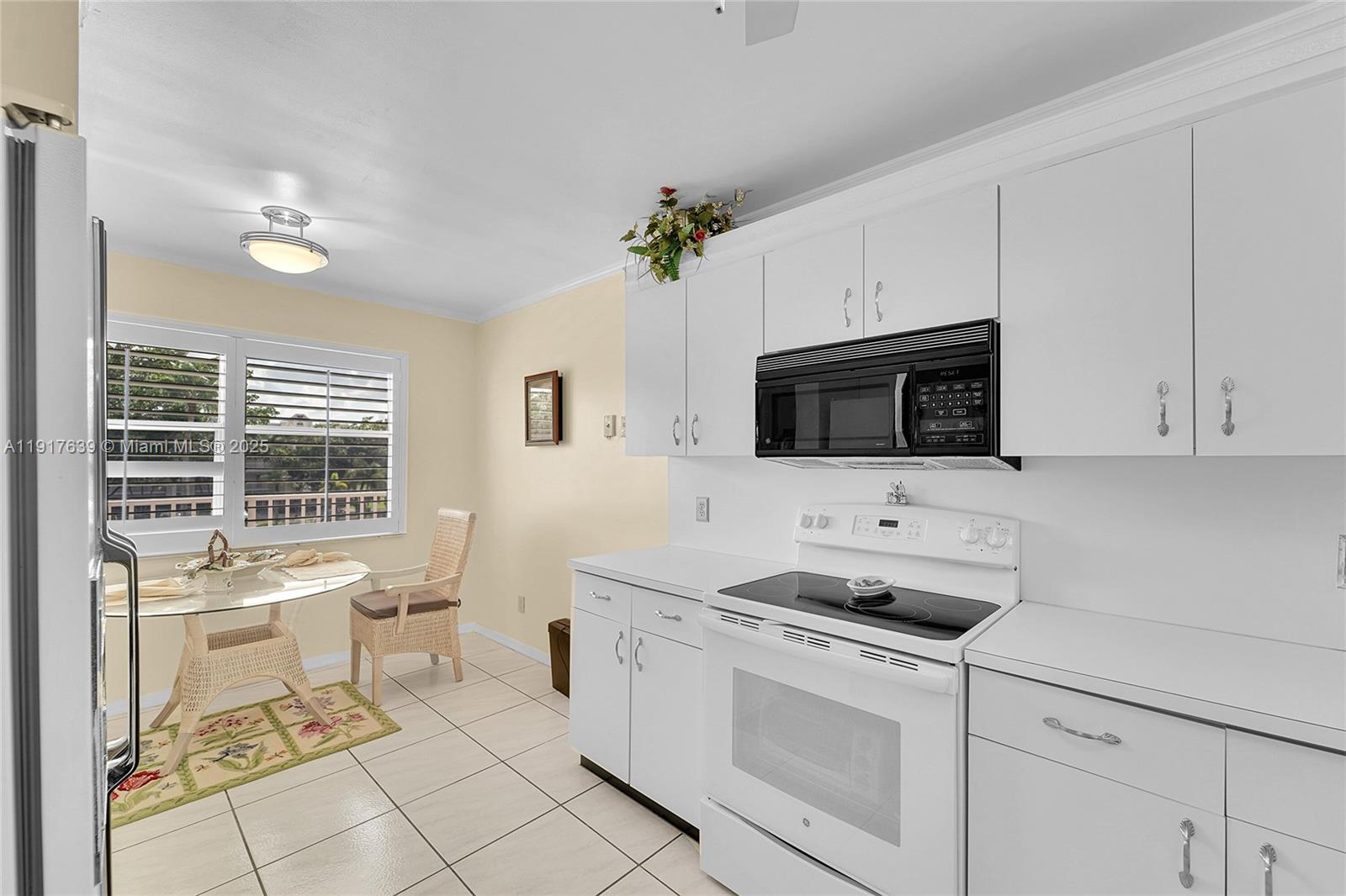 SUNRISE LAKES 190 CONDO - Residential