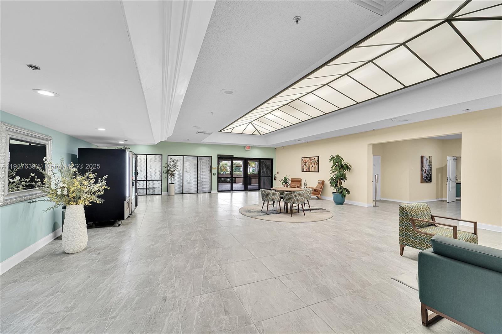 SUNRISE LAKES 190 CONDO - Residential