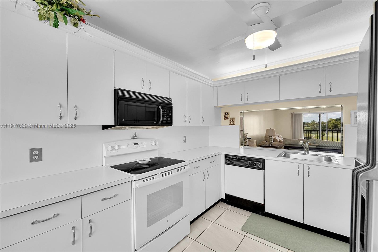 SUNRISE LAKES 190 CONDO - Residential