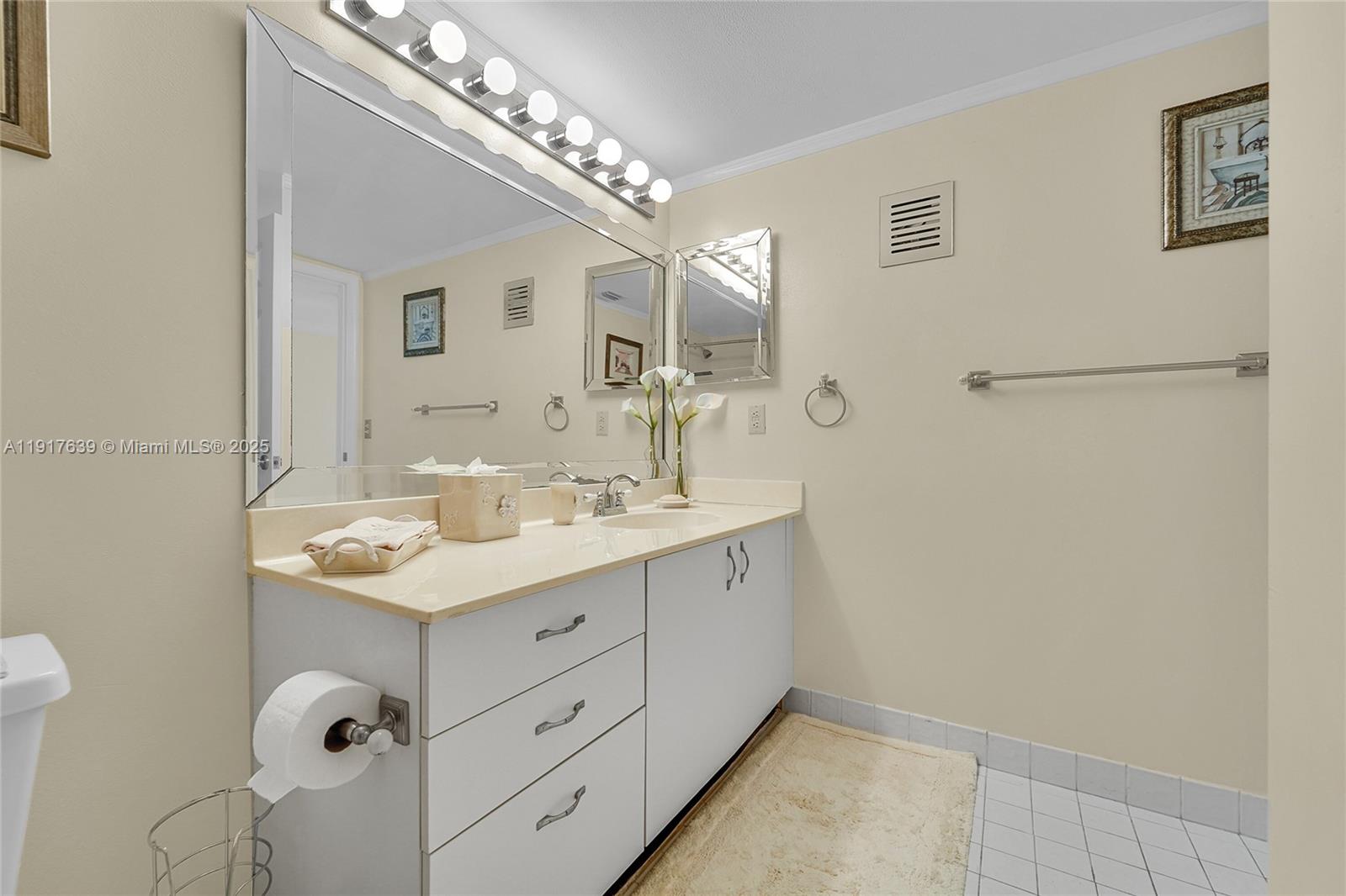 SUNRISE LAKES 190 CONDO - Residential