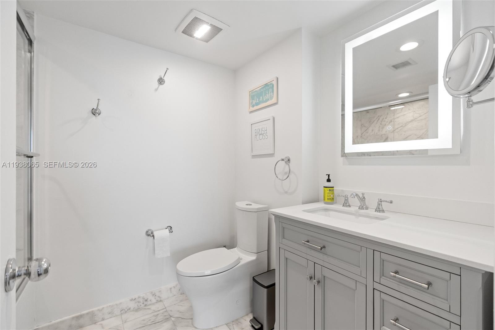 1000 ISL BLVD WILLIAMS IS - Residential