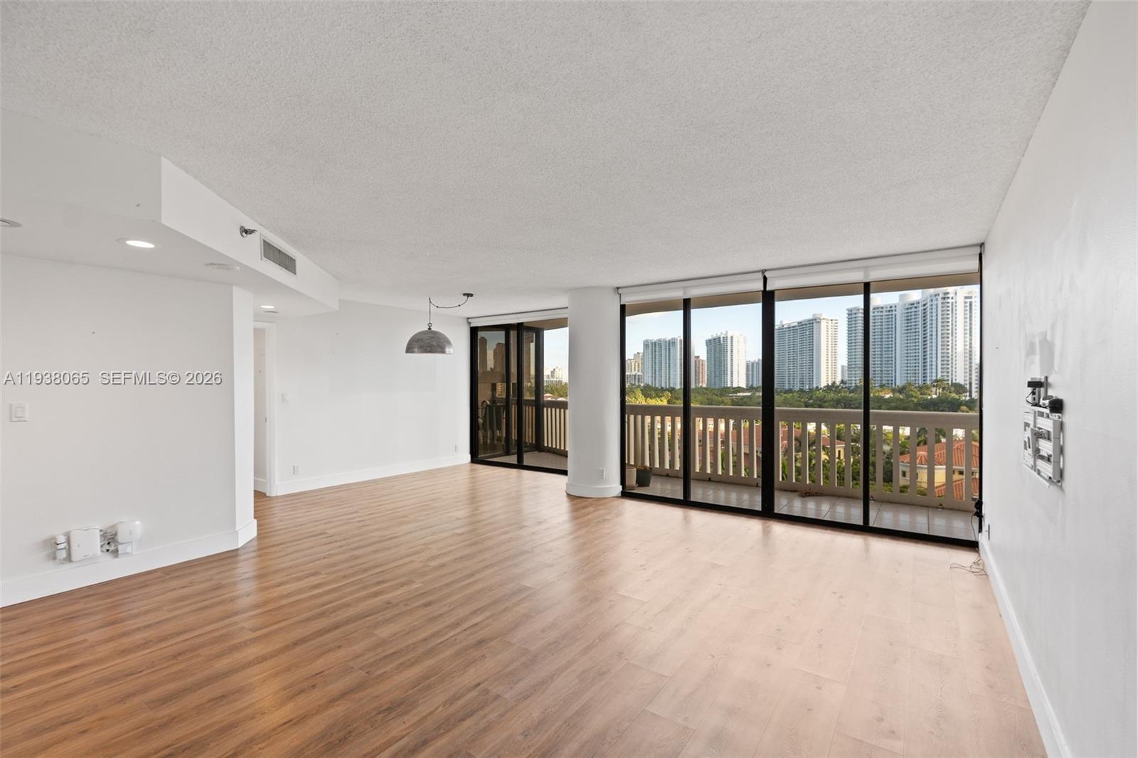 1000 ISL BLVD WILLIAMS IS - Residential