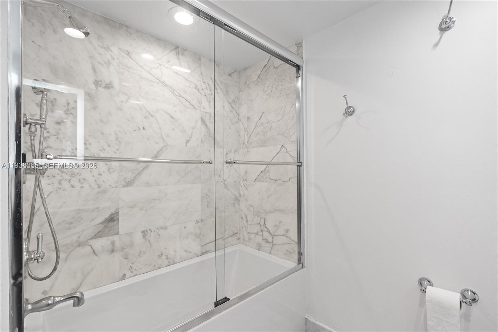 1000 ISL BLVD WILLIAMS IS - Residential