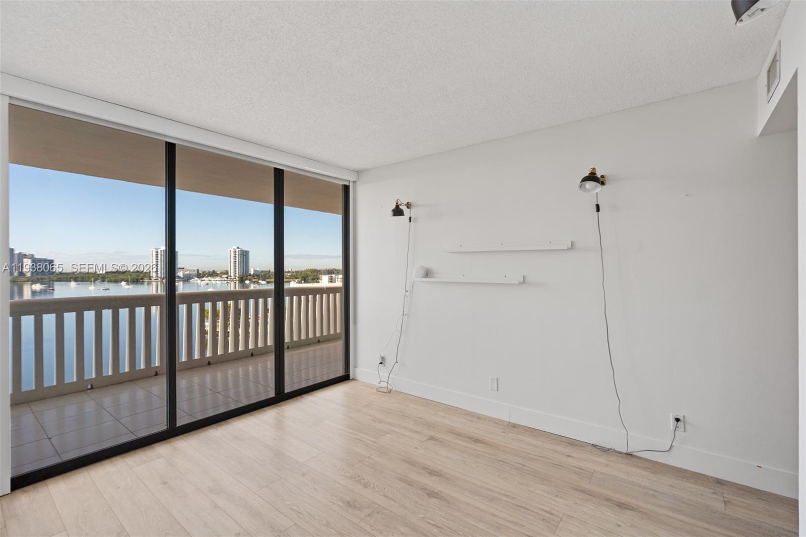 1000 ISL BLVD WILLIAMS IS - Residential