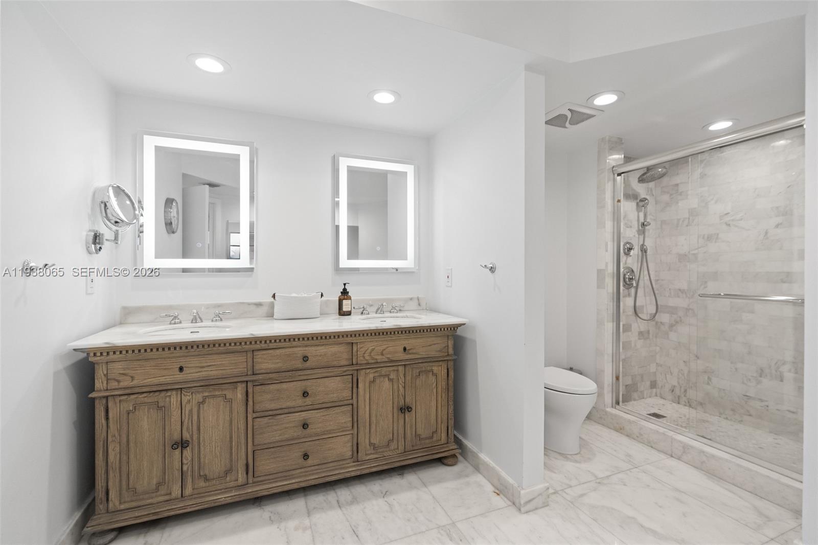 1000 ISL BLVD WILLIAMS IS - Residential