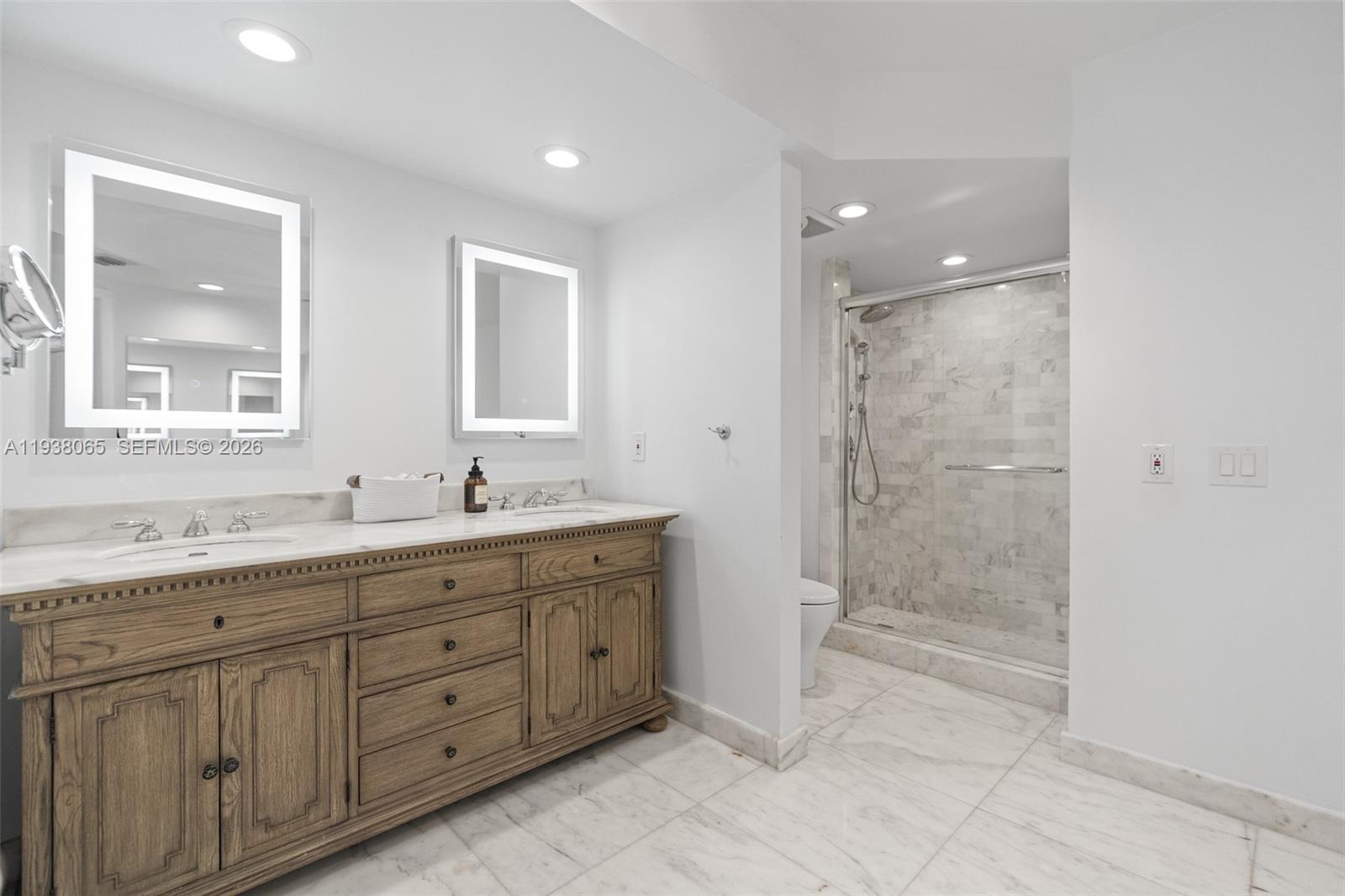 1000 ISL BLVD WILLIAMS IS - Residential