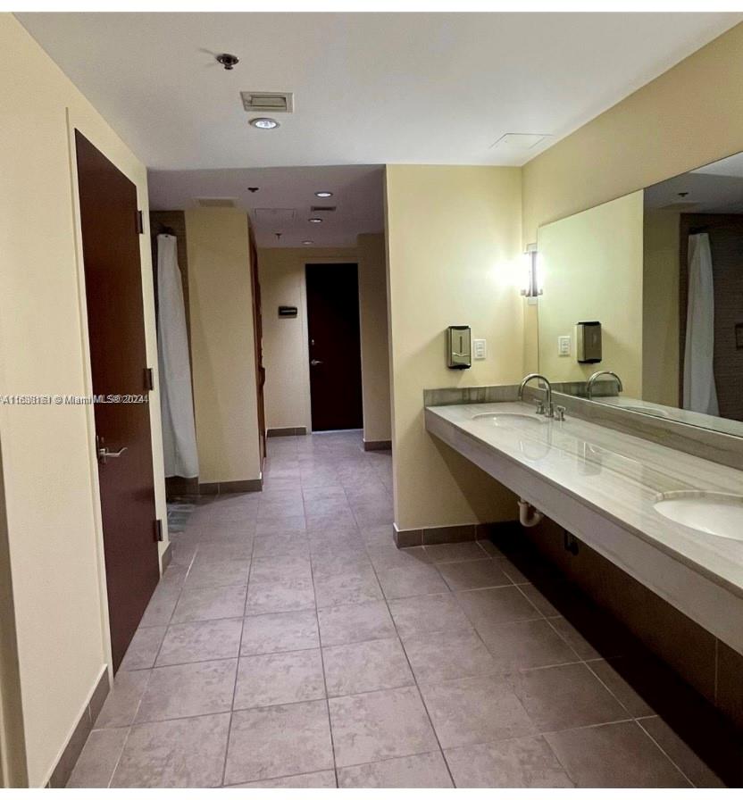 TAO SAWGRASS CONDOMINIUM - Residential Lease