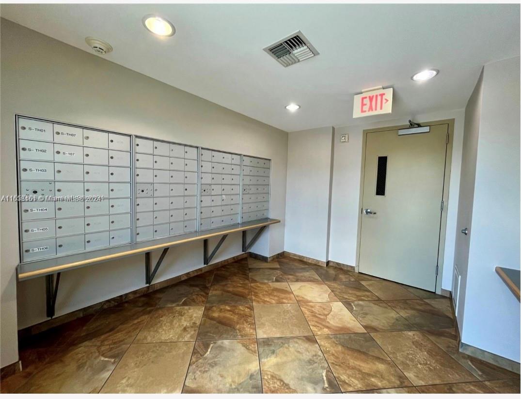 TAO SAWGRASS CONDOMINIUM - Residential Lease