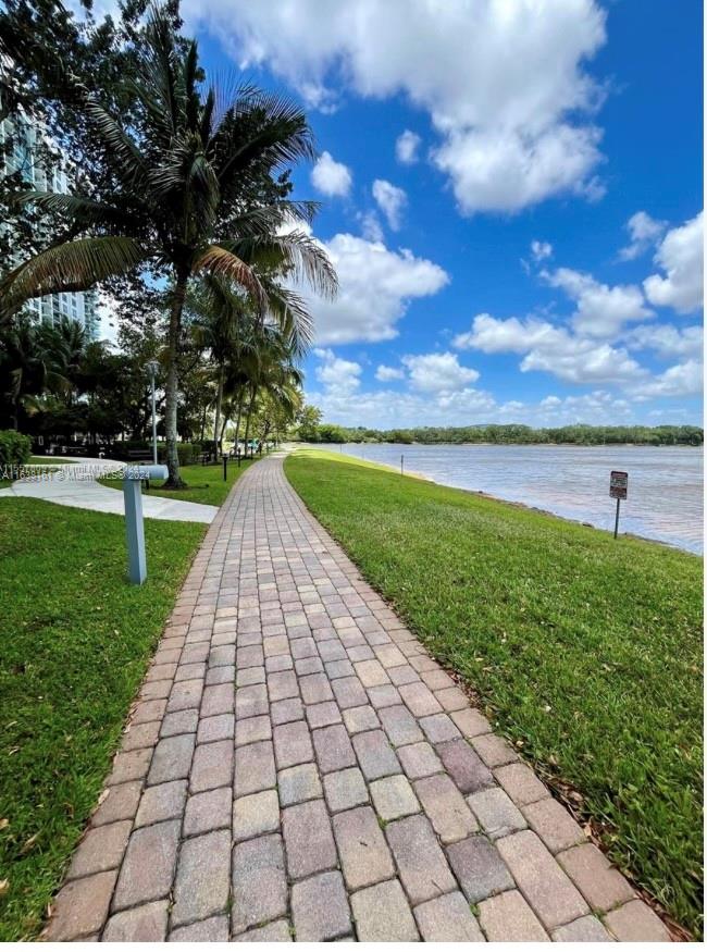 TAO SAWGRASS CONDOMINIUM - Residential Lease