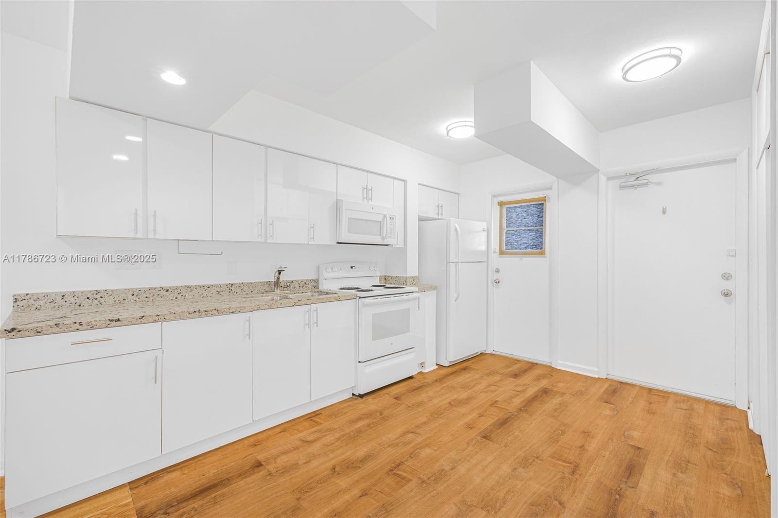 6580 Santona St A18