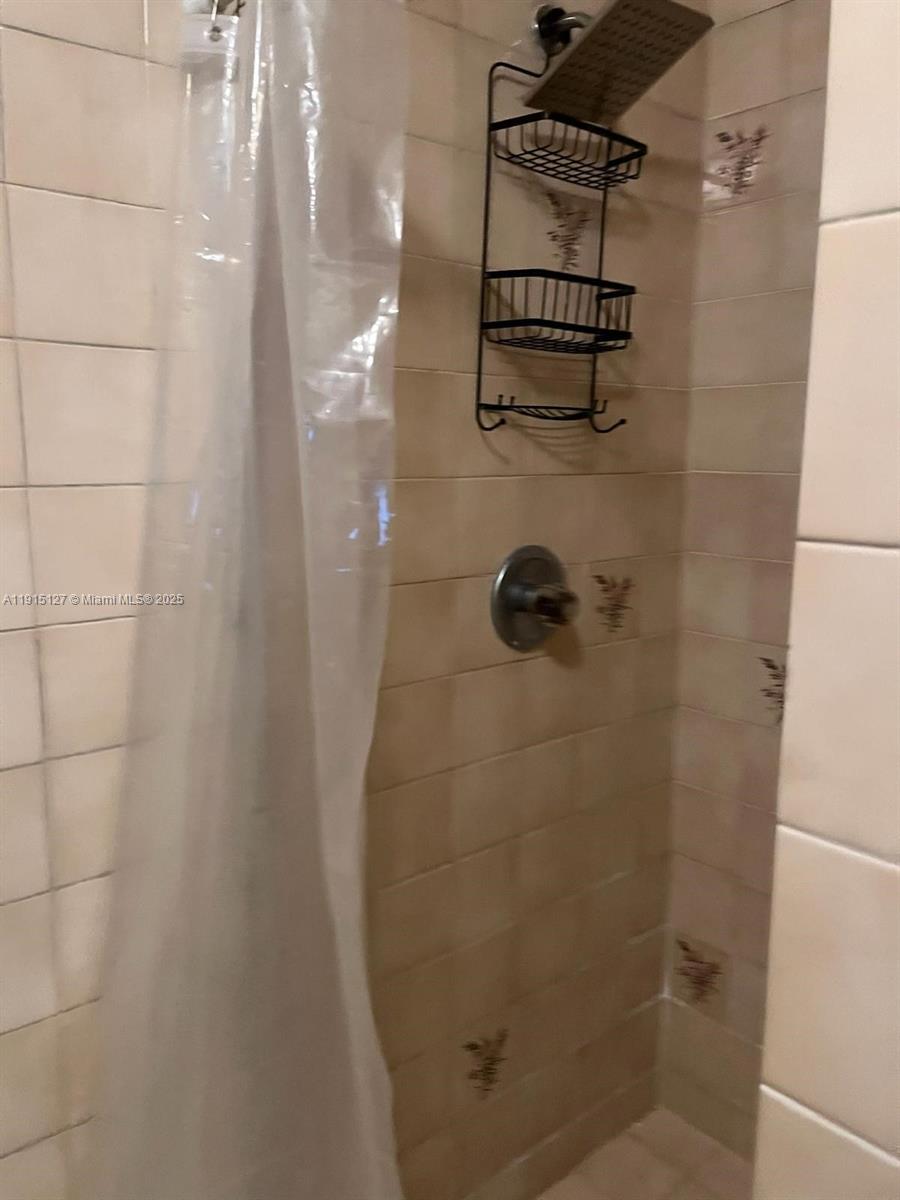 LES CHALETS II - Residential Lease