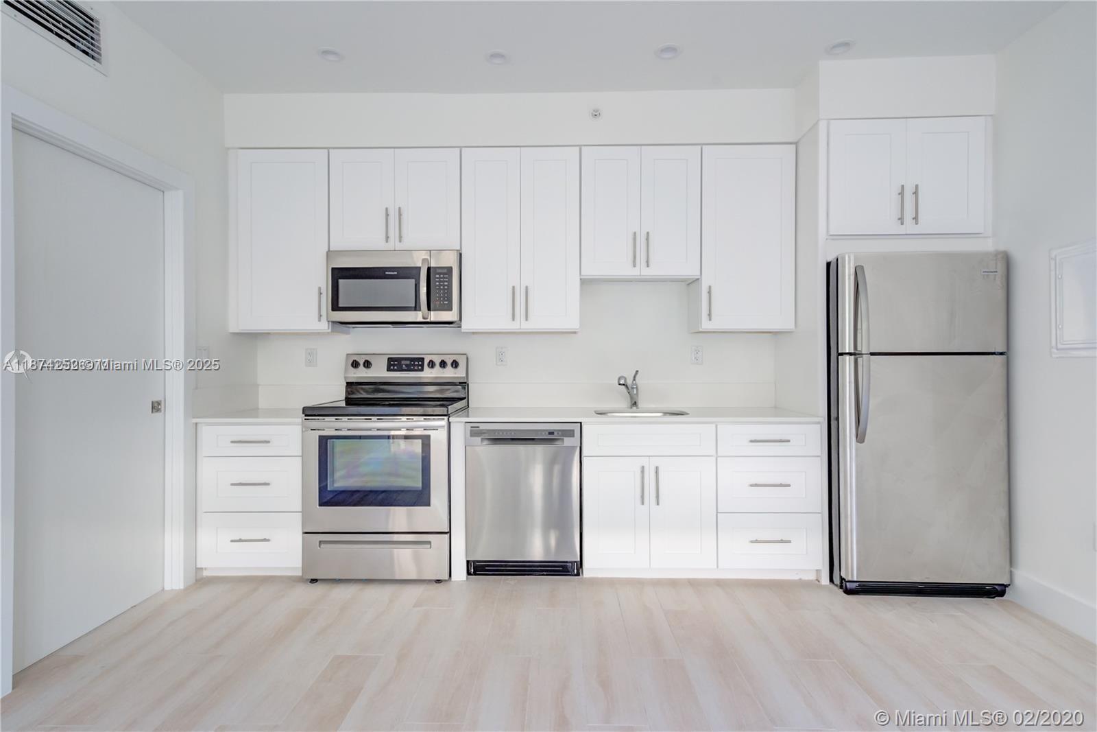 Renovated 2 Bed/2 Bath, located in the heart of South Beach. Unit has high ceilings, central AC, and 12-foot sliding
impact windows with window dressings in all rooms. Very spacious with lots of natural light, the bedroom has blackout shades and a walk-in closet. Porcelain tiles throughout & Carrara bathroom with a full wall mirror. The kitchen is finished with white quartz counter-tops, white soft-close cabinetry, and is furnished with top-of-the-line Frigidaire stainless-steel appliances (refrigerator, dishwasher, electric range, and microwave). Finishes are modern, clean &sleek. Contact the owner to show
