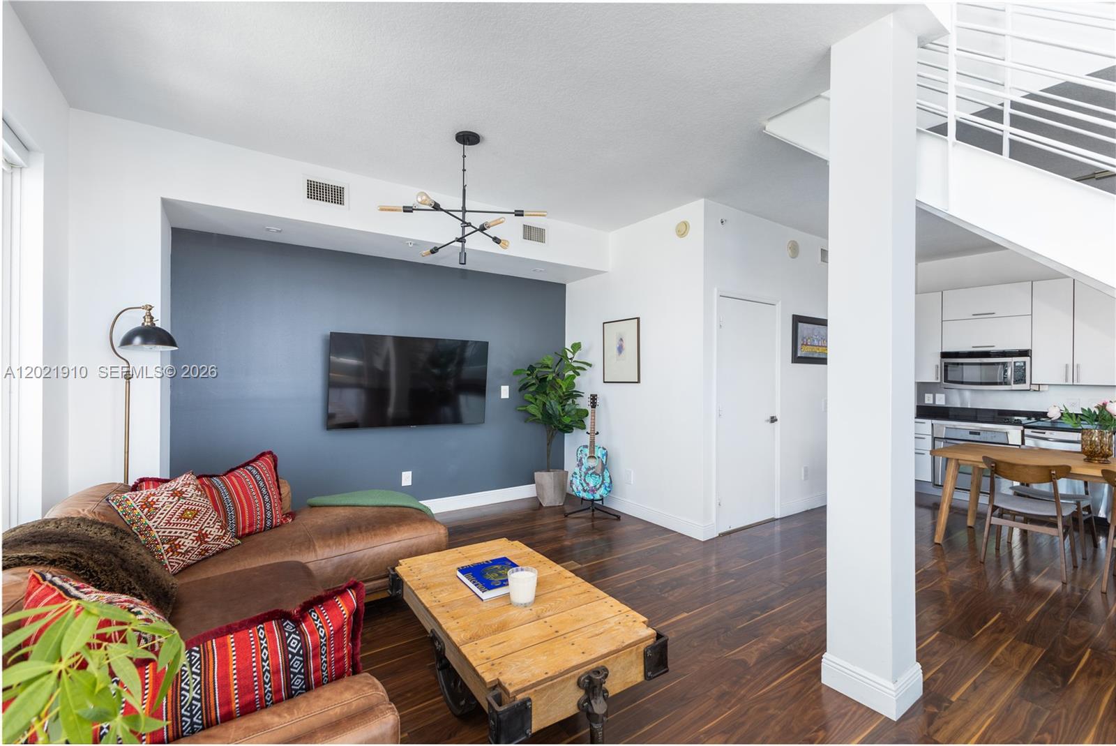 60 SW 13th St 4613