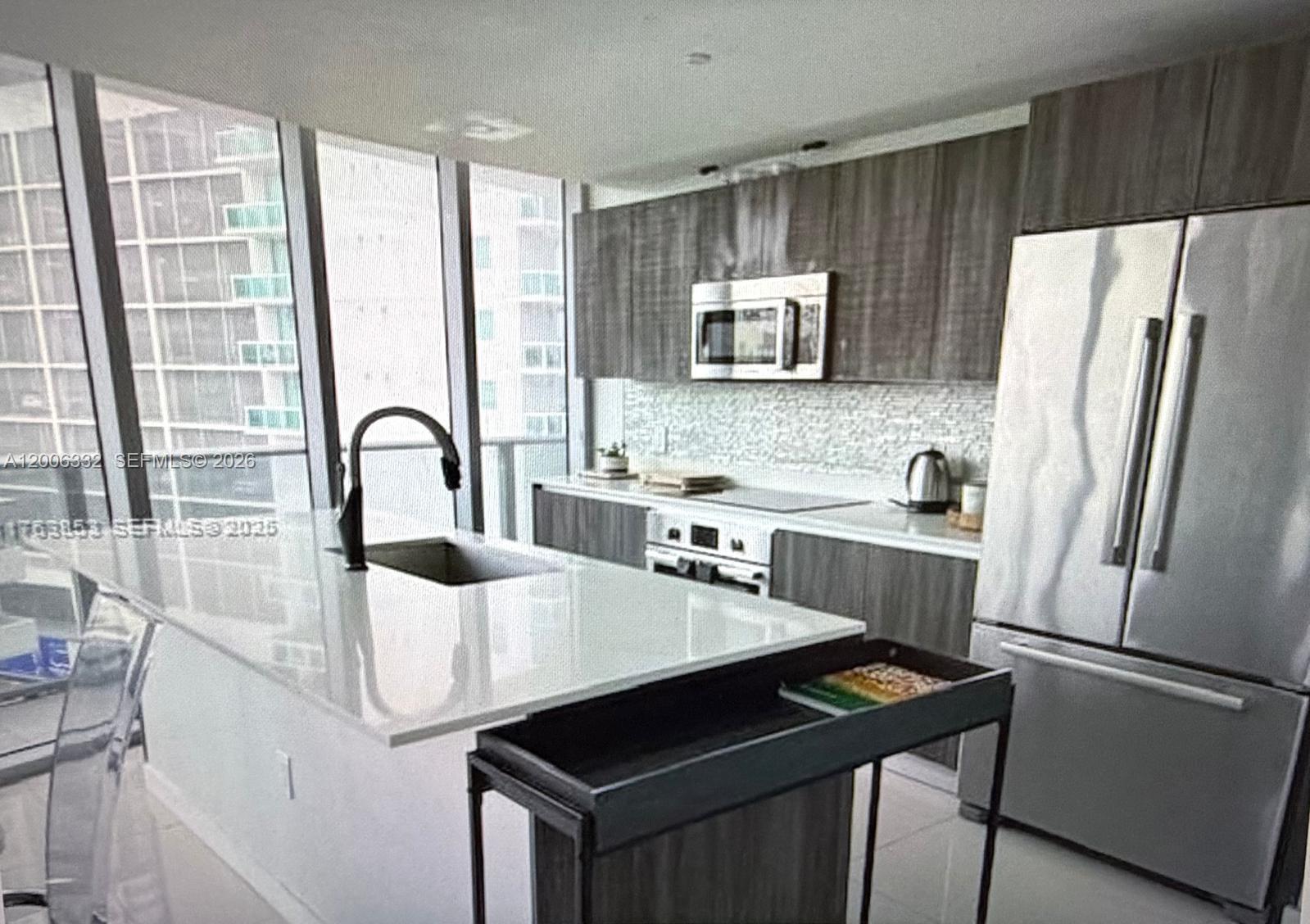 ARIA ON THE BAY CONDO - Residential
