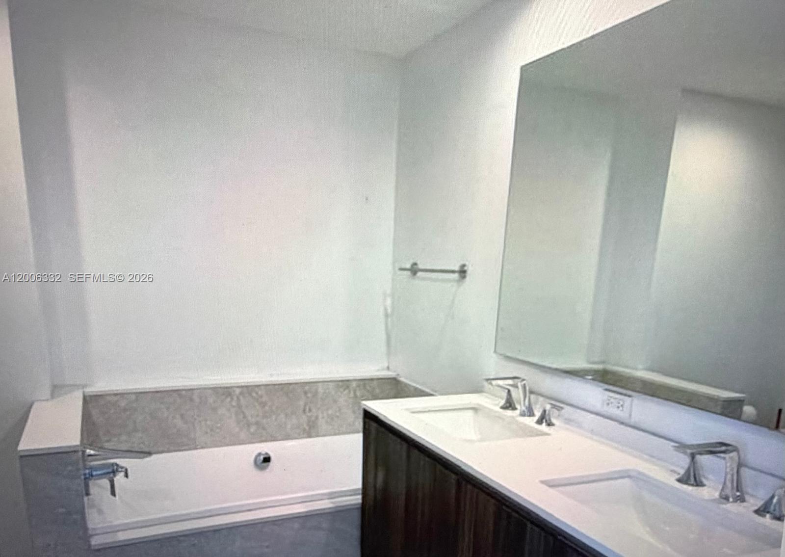 ARIA ON THE BAY CONDO - Residential