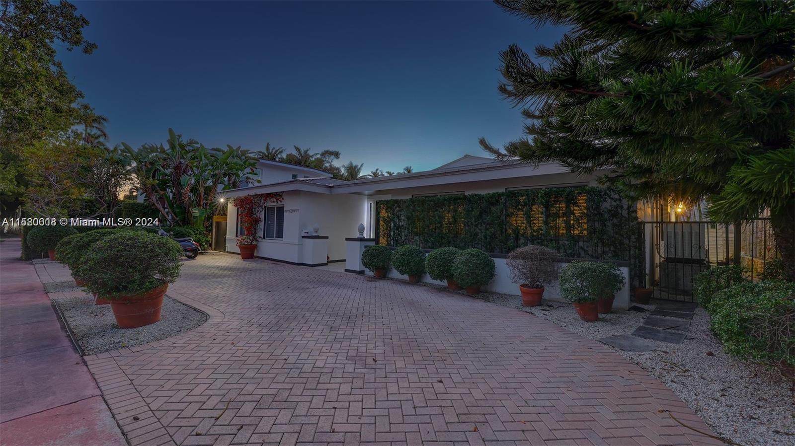 LA GORCE GOLF SUB - Residential