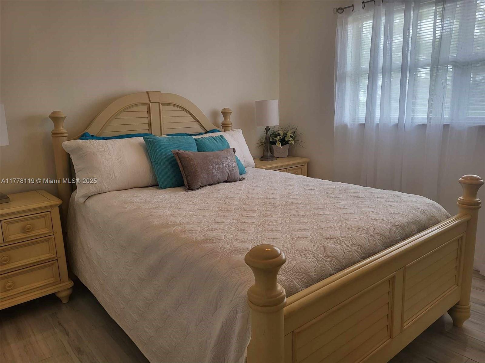 THISTLE GARDENS CONDO - Residential