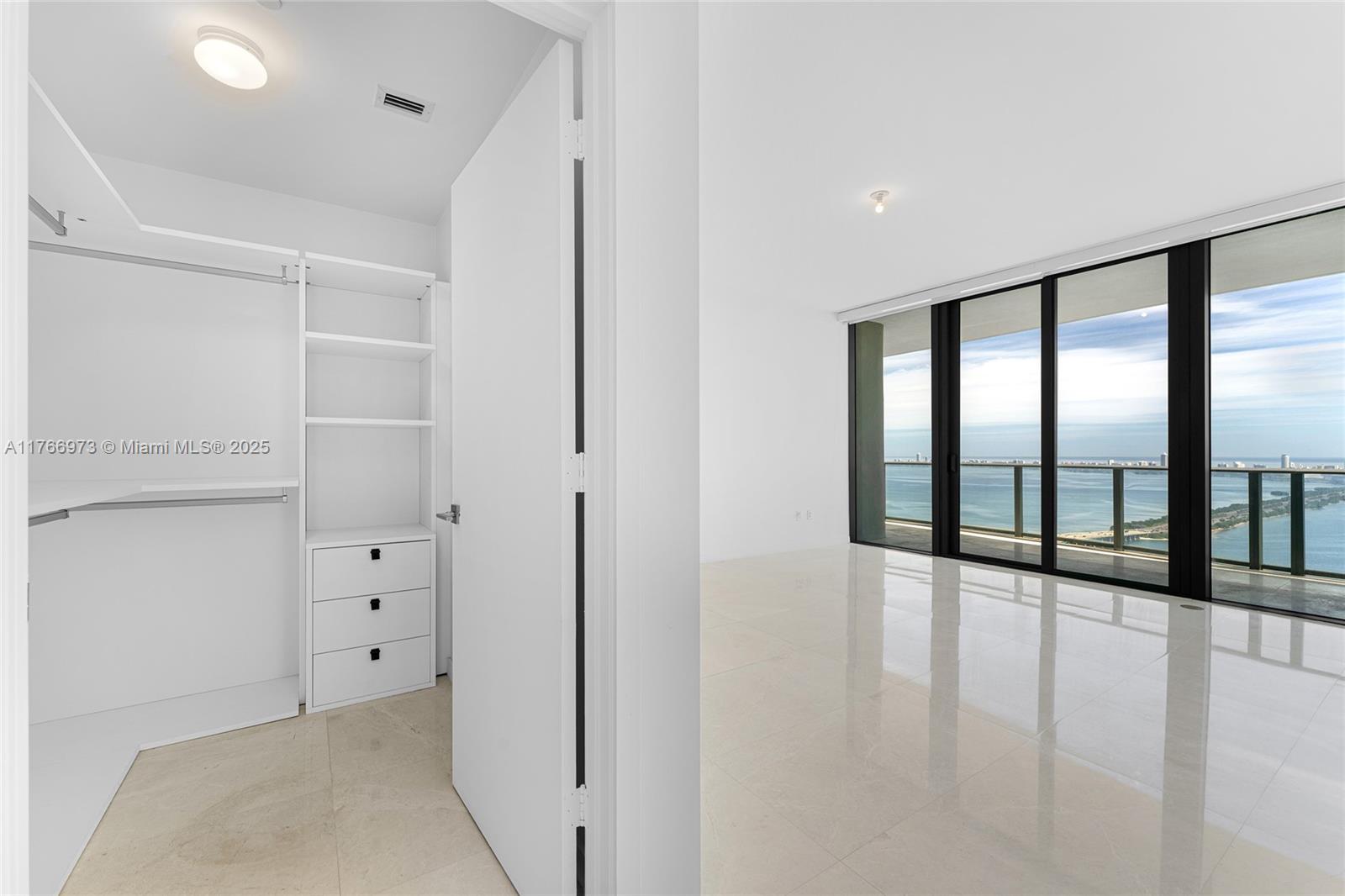 ONE PARAISO CONDO - Residential