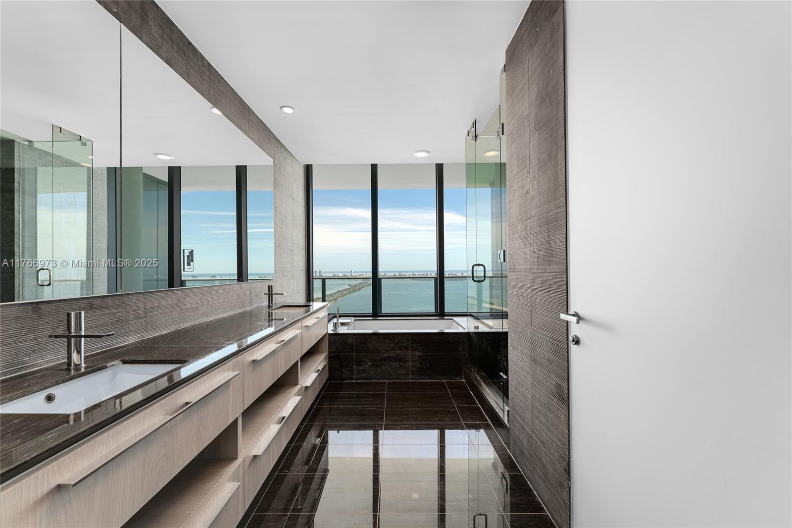 ONE PARAISO CONDO - Residential
