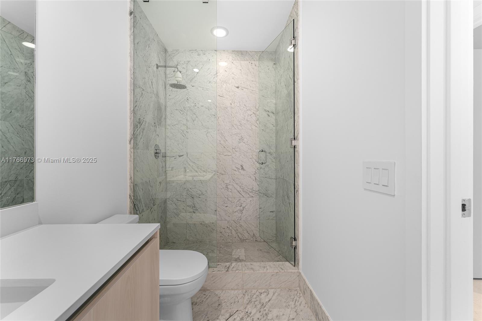 ONE PARAISO CONDO - Residential