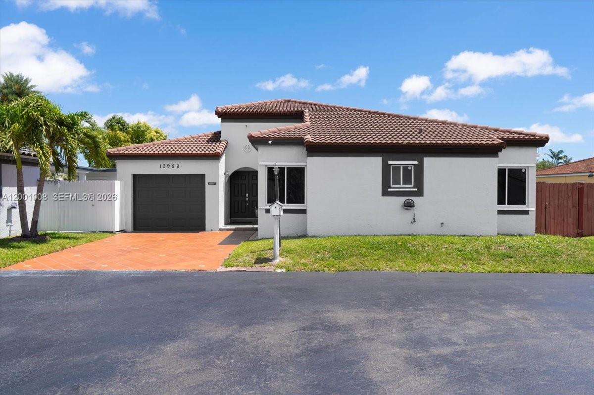 POINCIANA AT SUNSET - Residential