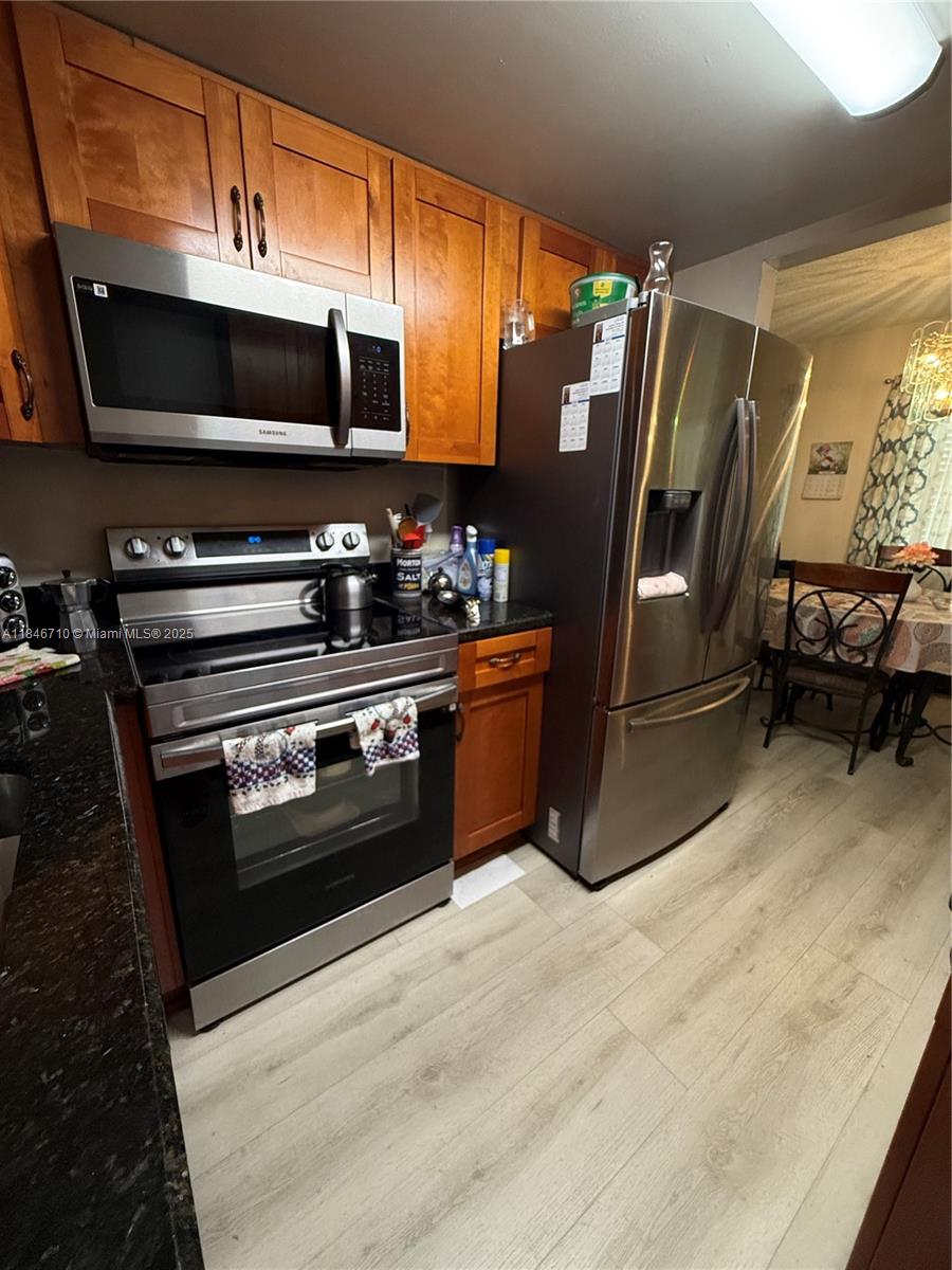 551 SW 135th Ave 111B