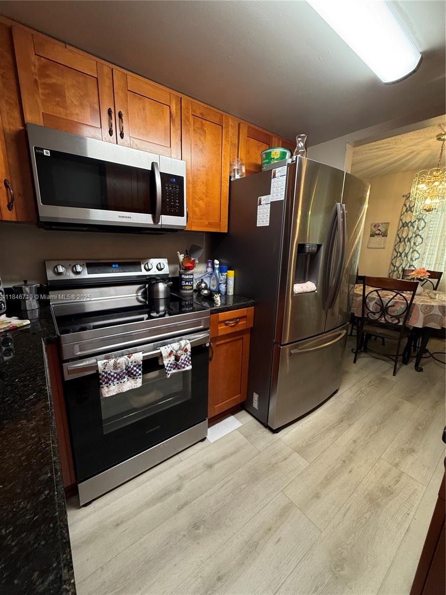 551 SW 135th Ave 111B