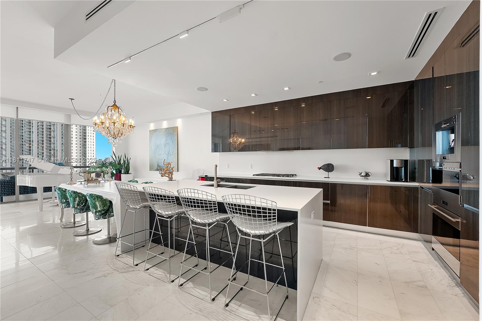 ECHO CONDO - Residential