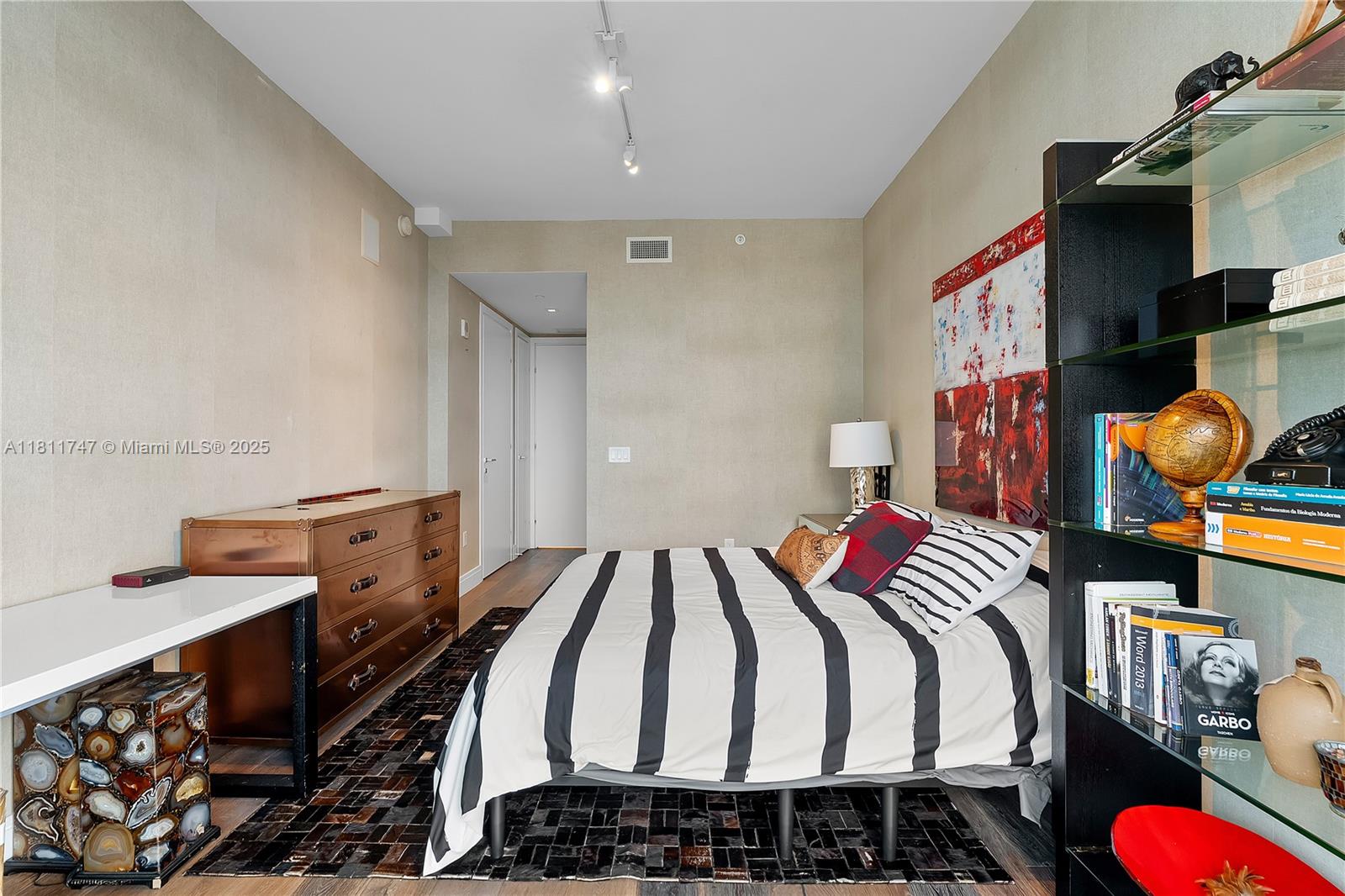 ECHO CONDO - Residential