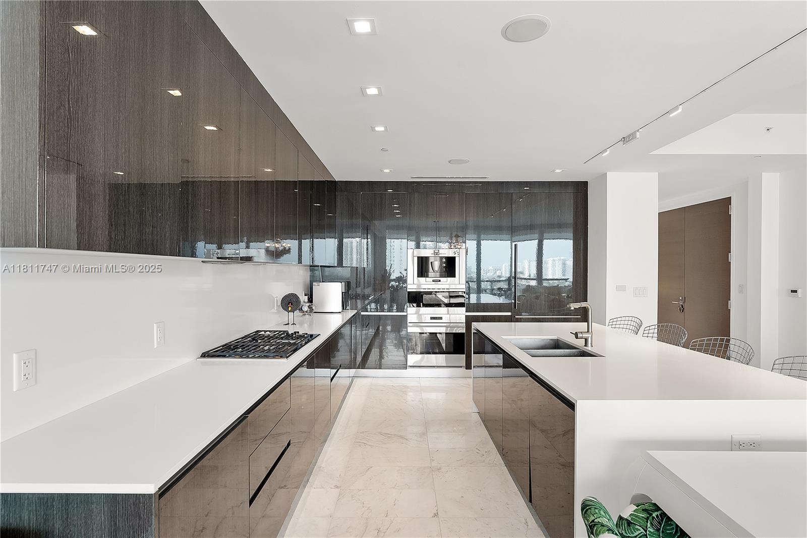 ECHO CONDO - Residential