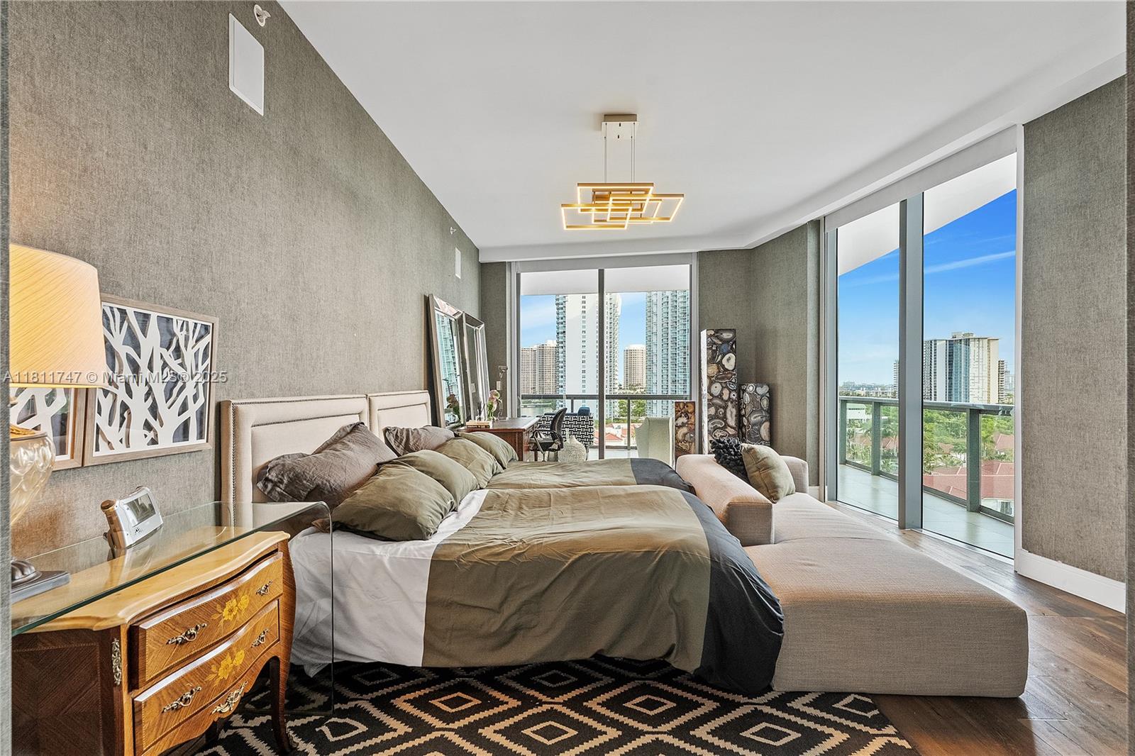 ECHO CONDO - Residential