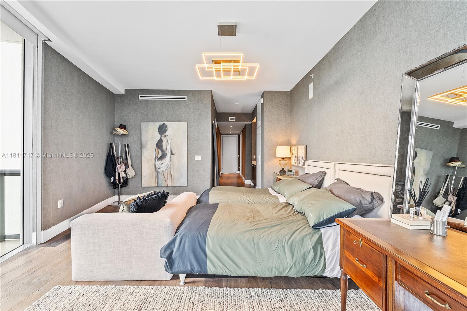 ECHO CONDO - Residential