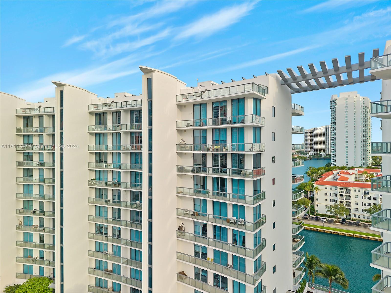ECHO CONDO - Residential