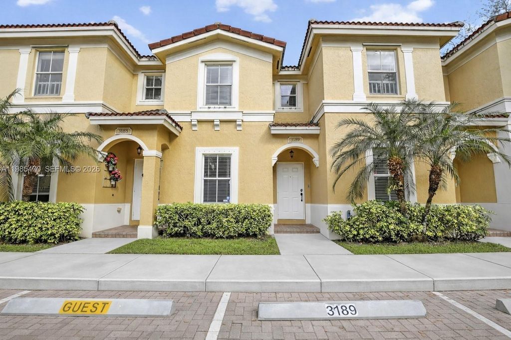 Photo of 3189 SW 128th Way #133, Hollywood, FL 33027 (MLS # A11985470)