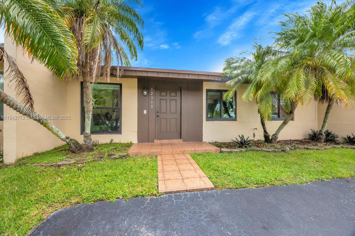 12313 SW 110th S Canal St Rd