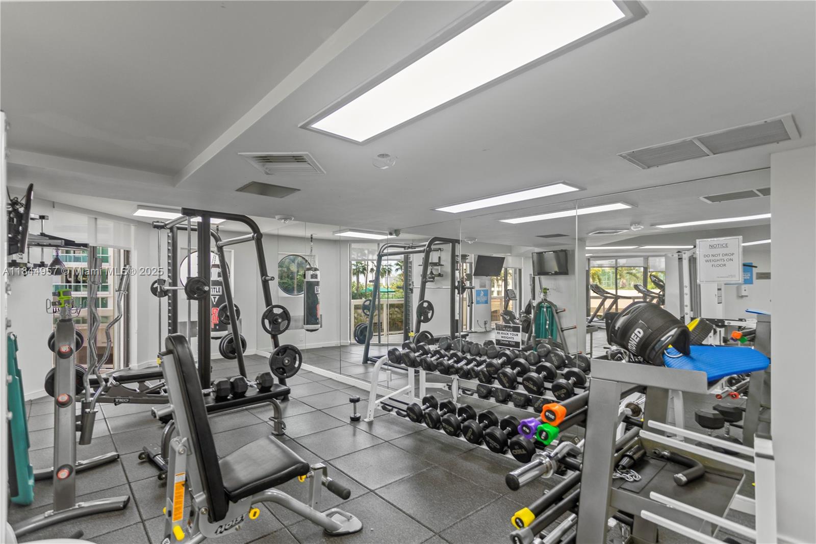 THE LANDMARK CONDO - Residential