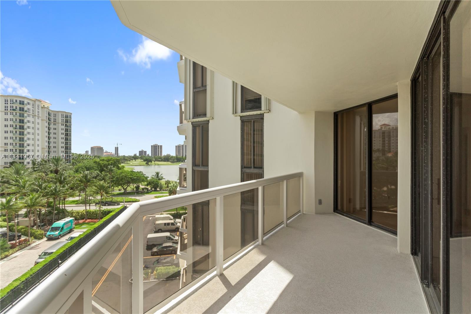 THE LANDMARK CONDO - Residential