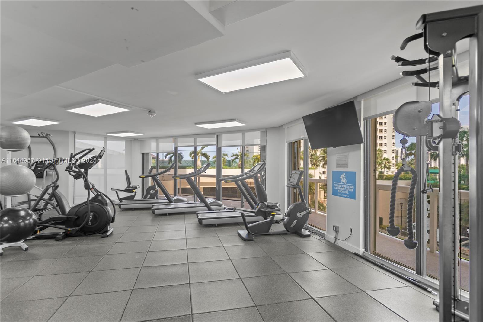 THE LANDMARK CONDO - Residential