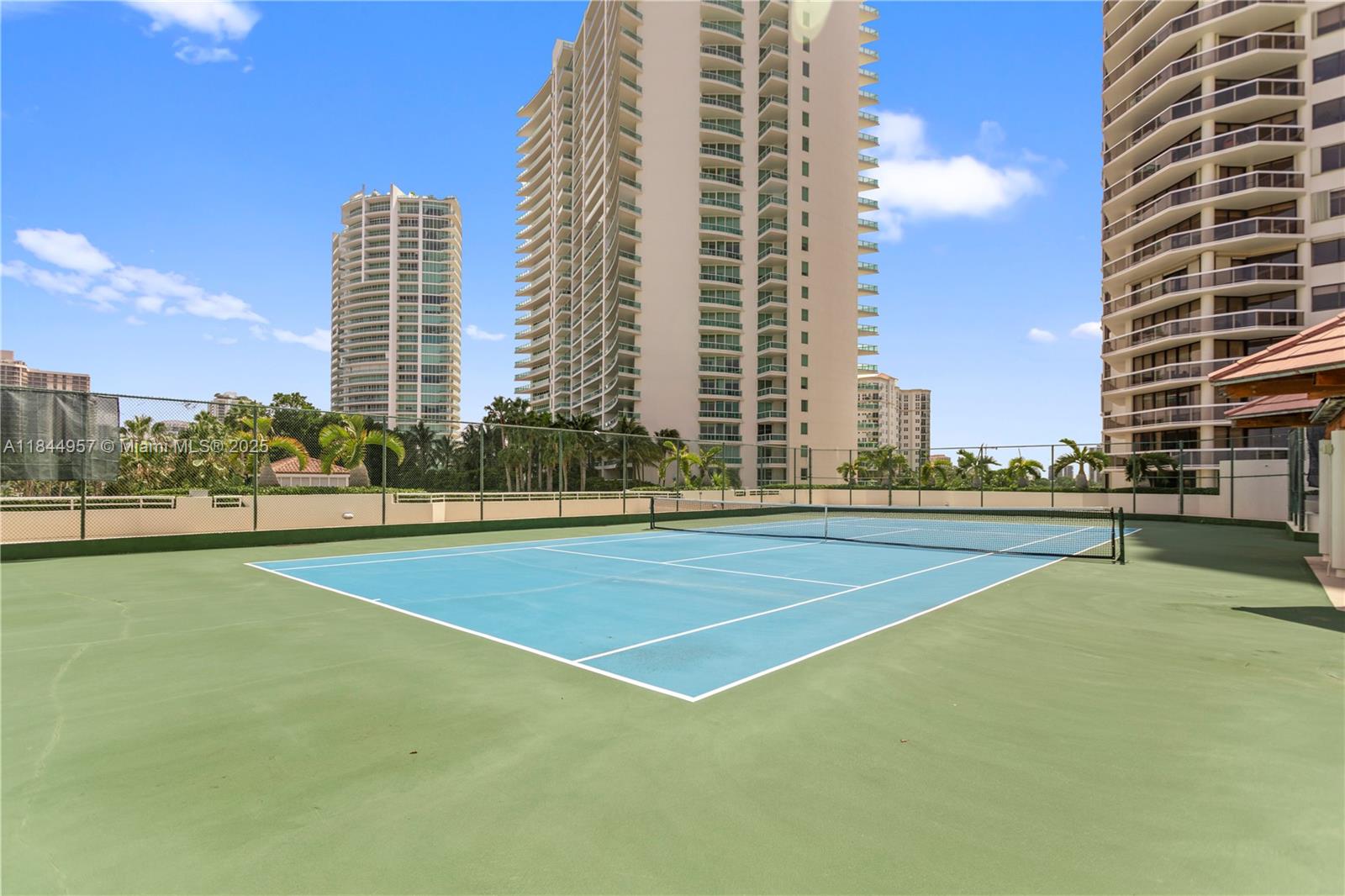 THE LANDMARK CONDO - Residential