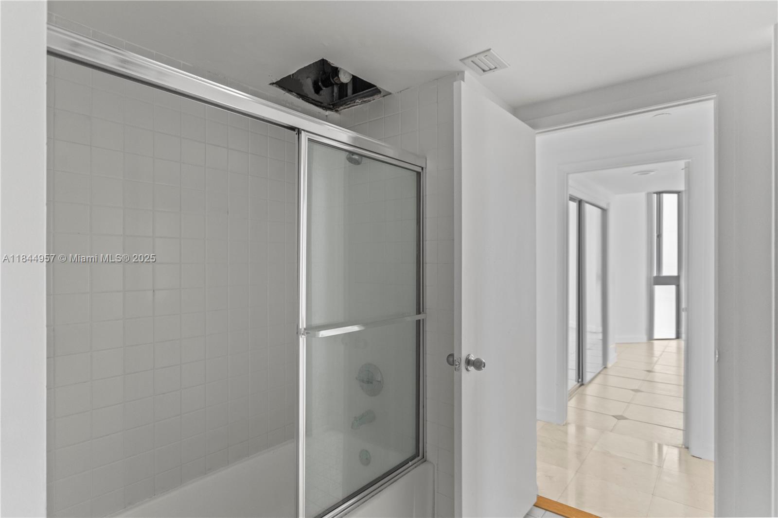 THE LANDMARK CONDO - Residential