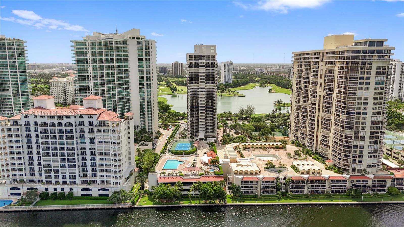 THE LANDMARK CONDO - Residential